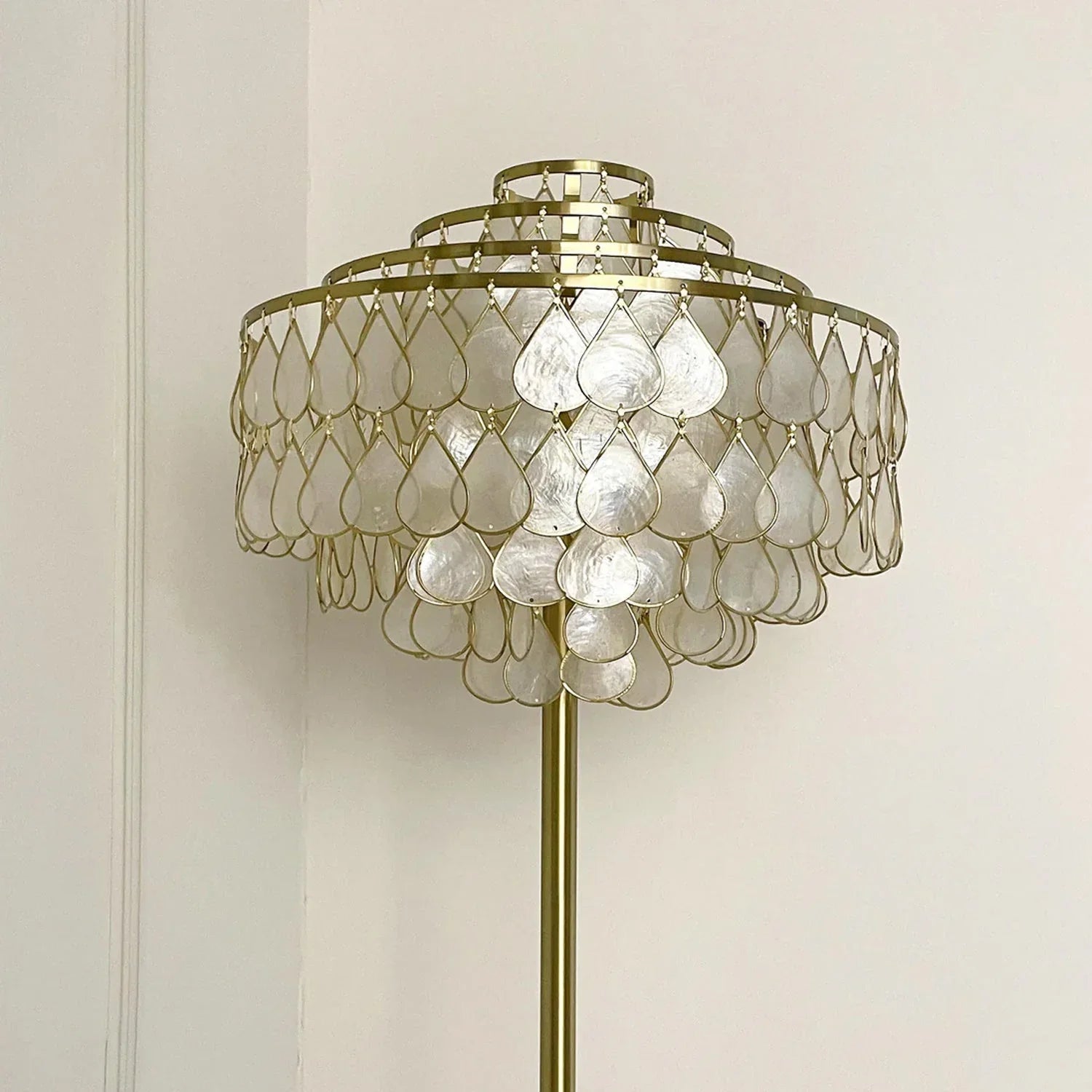 Material Guide: The Ocean’s Whisper—The Enchanting Allure of Teardrop Capiz Shells in Lamp Design