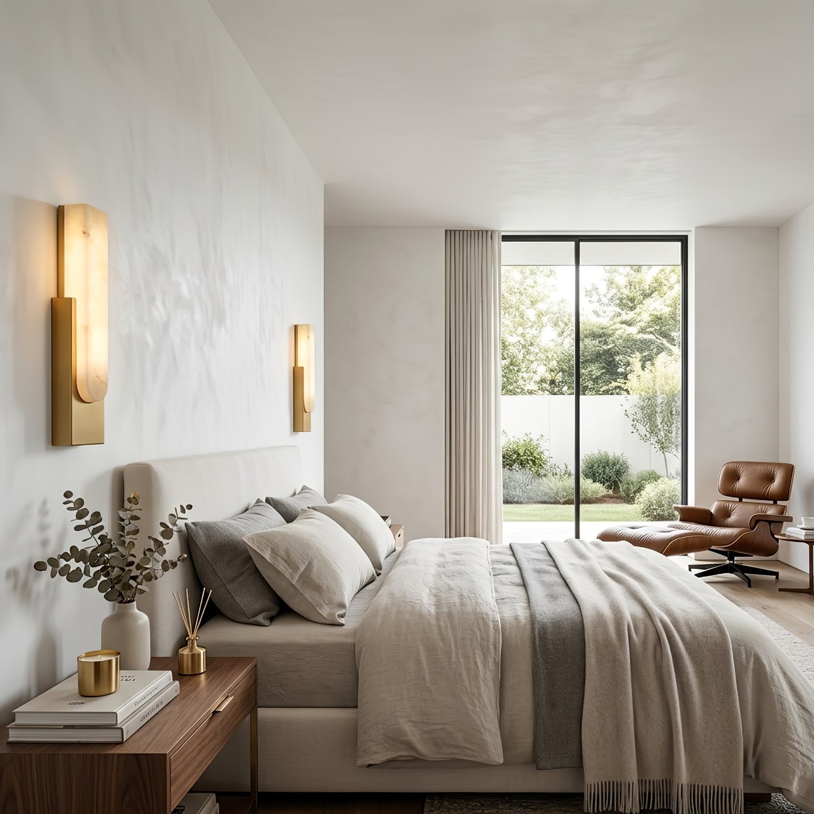 Alberta Brass Marble Wall Light - Modern Scandinavian Open-Concept Great Room | HoaiLamp