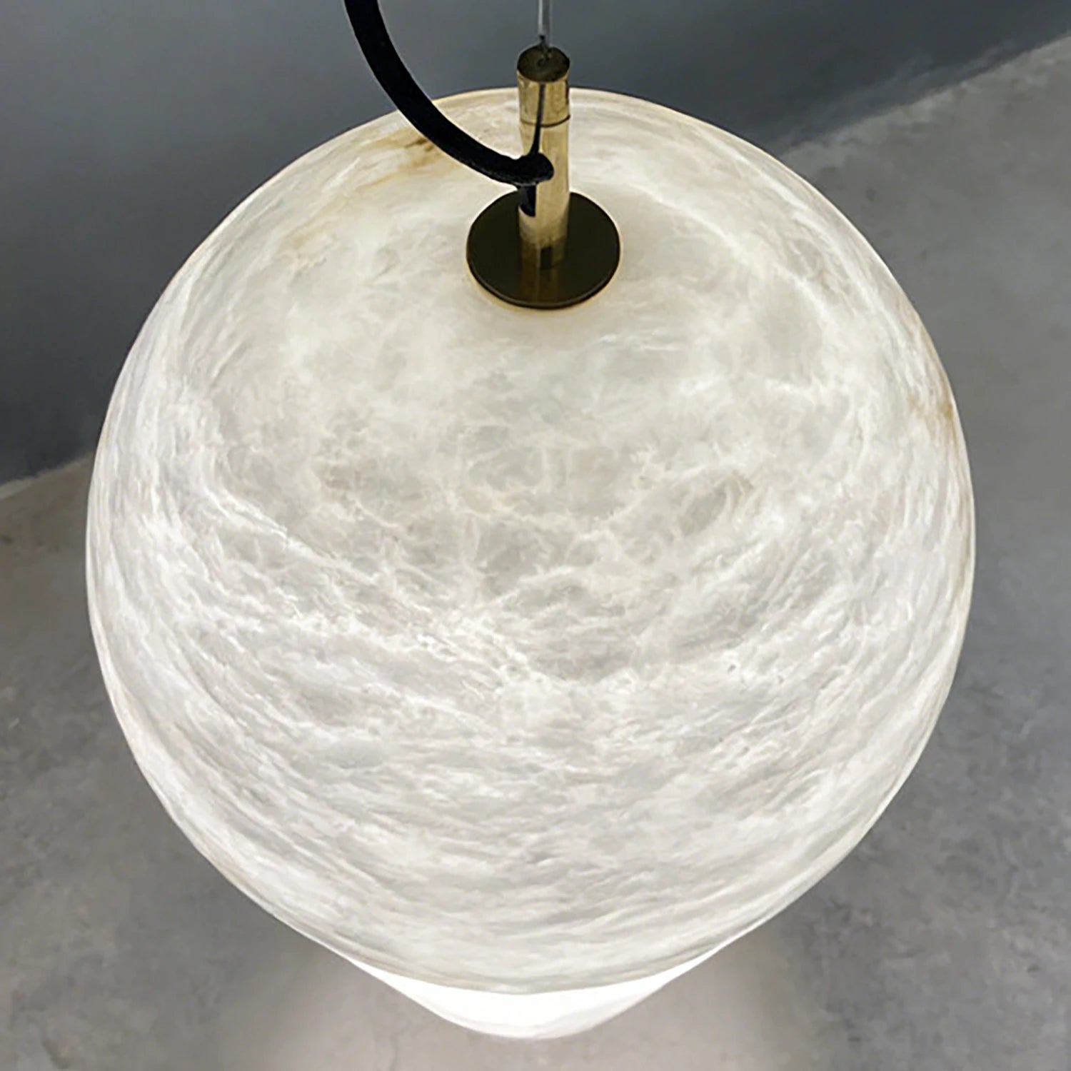 Blimp Alabaster Pendant - Top-Down View of Brass Fitting | HoaiLamp