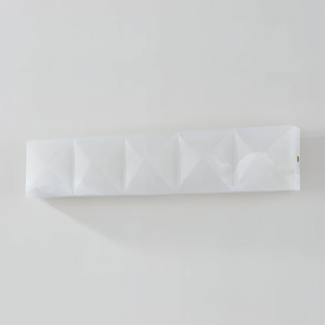 Faceted Alabaster Wall Sconce - Studio Horizontal Mount Unlit White Wall | HoaiLamp
