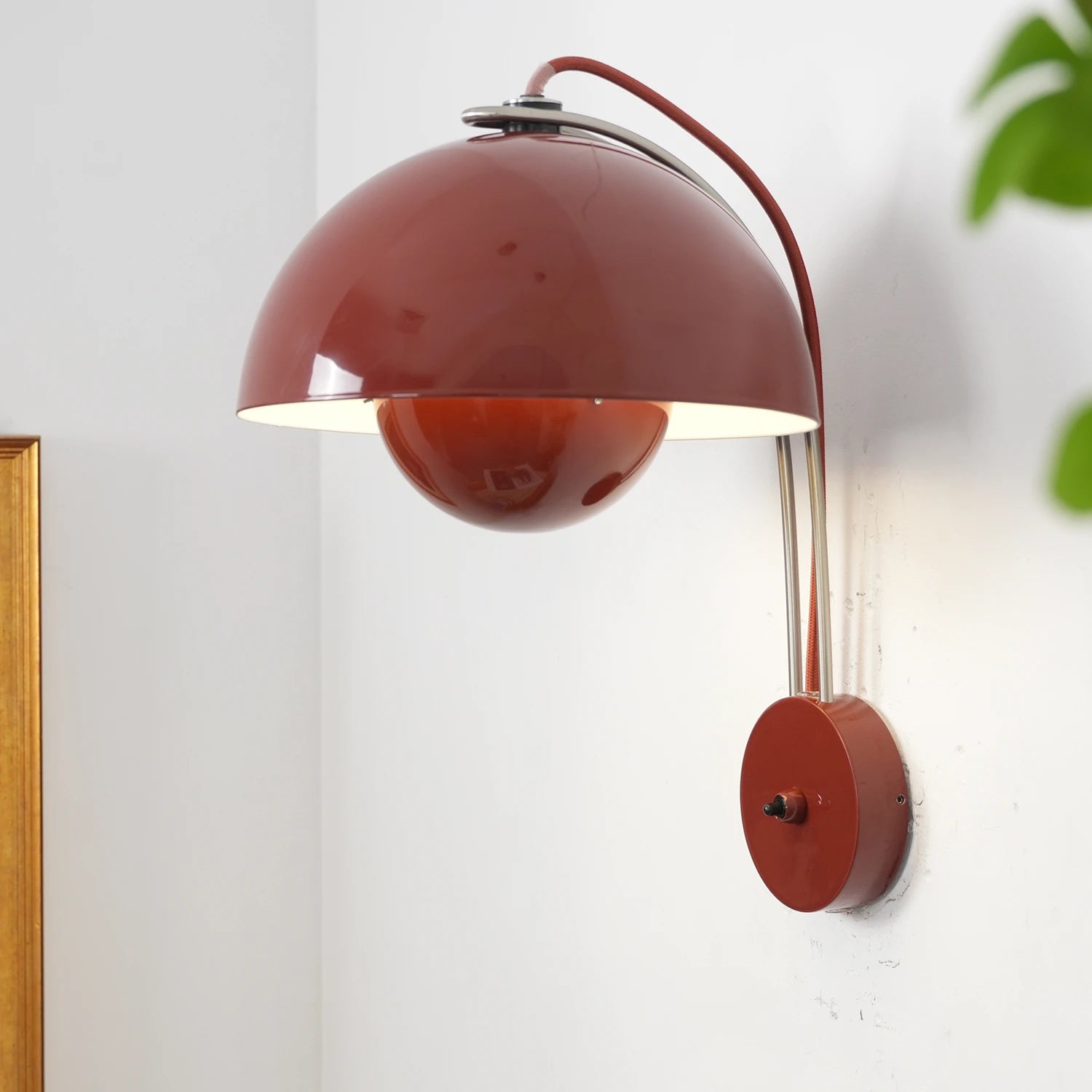 Flower Bud Wall Lamp - Brick Red Retro Industrial Aesthetic | HoaiLamp