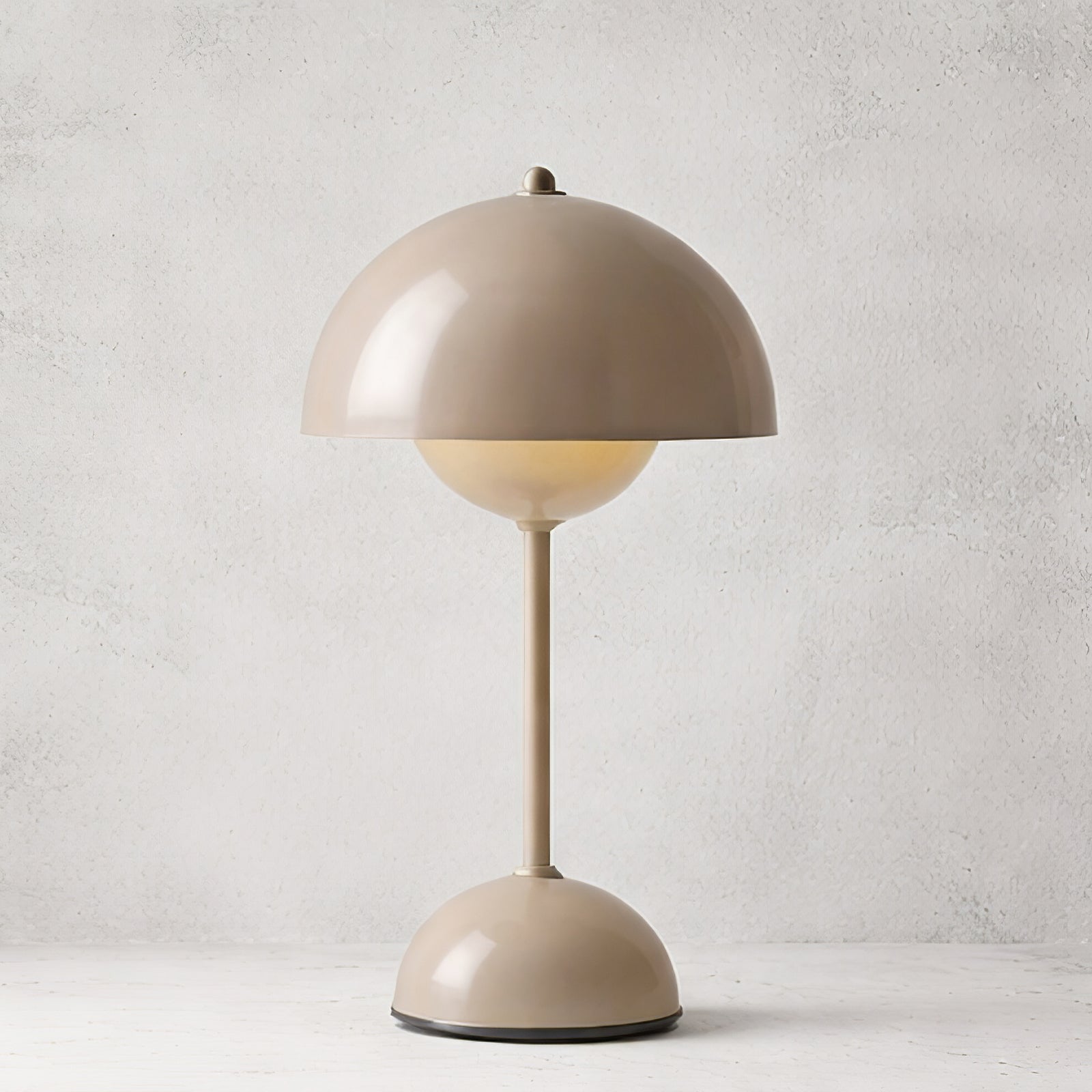 Portable vp9 Desk Lamp - Clean Matte White Scandinavian Plaster Wall Studio | HoaiLamp