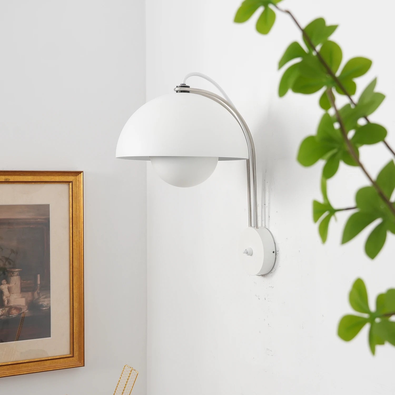 Flower Bud Wall Lamp - Classic White Nordic Style Studio Illumination | HoaiLamp