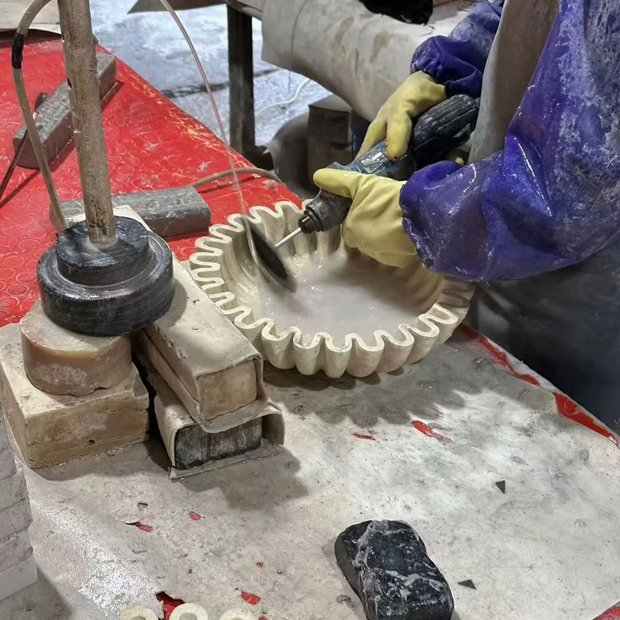 Quality Inspection and Pre-AssemblyStrictly inspection of semi-finished parts to ensure unique, flawless veining patterns.