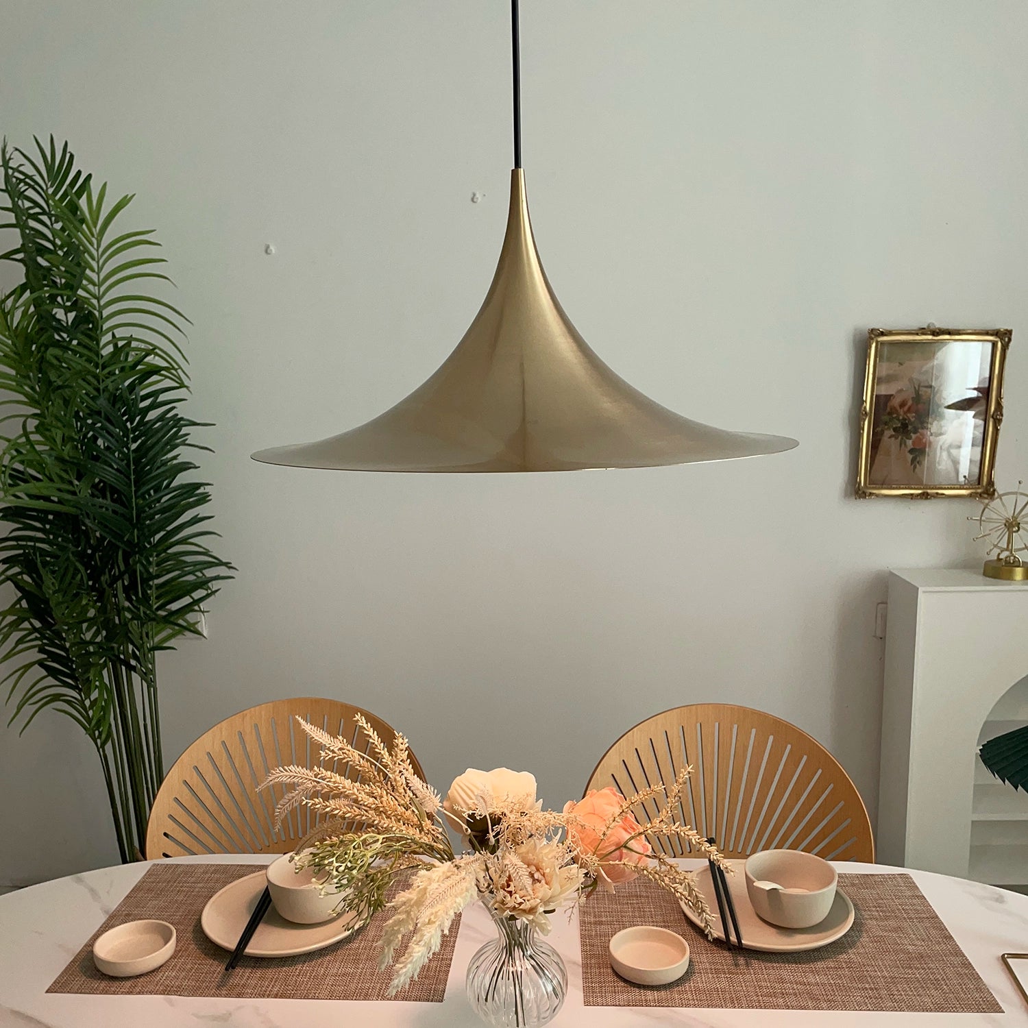 Sami Trumpet Pendant Light - Elegant Brushed Gold Warm Table Setting | HoaiLamp