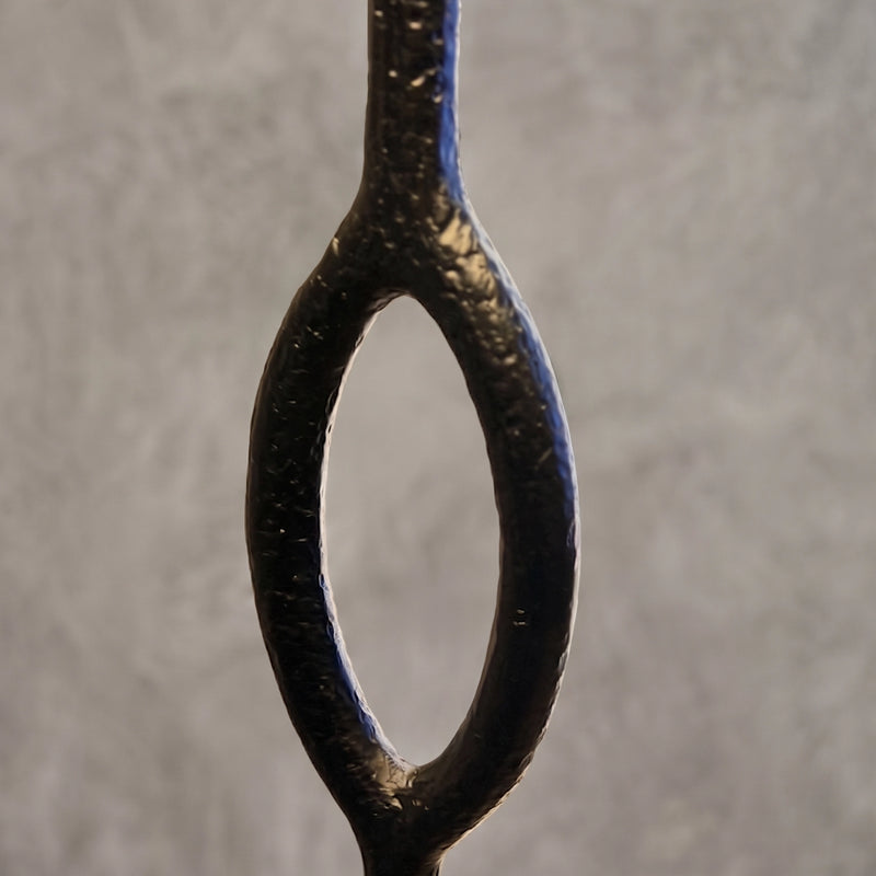 Sculpted Open-Ring Stems Accent