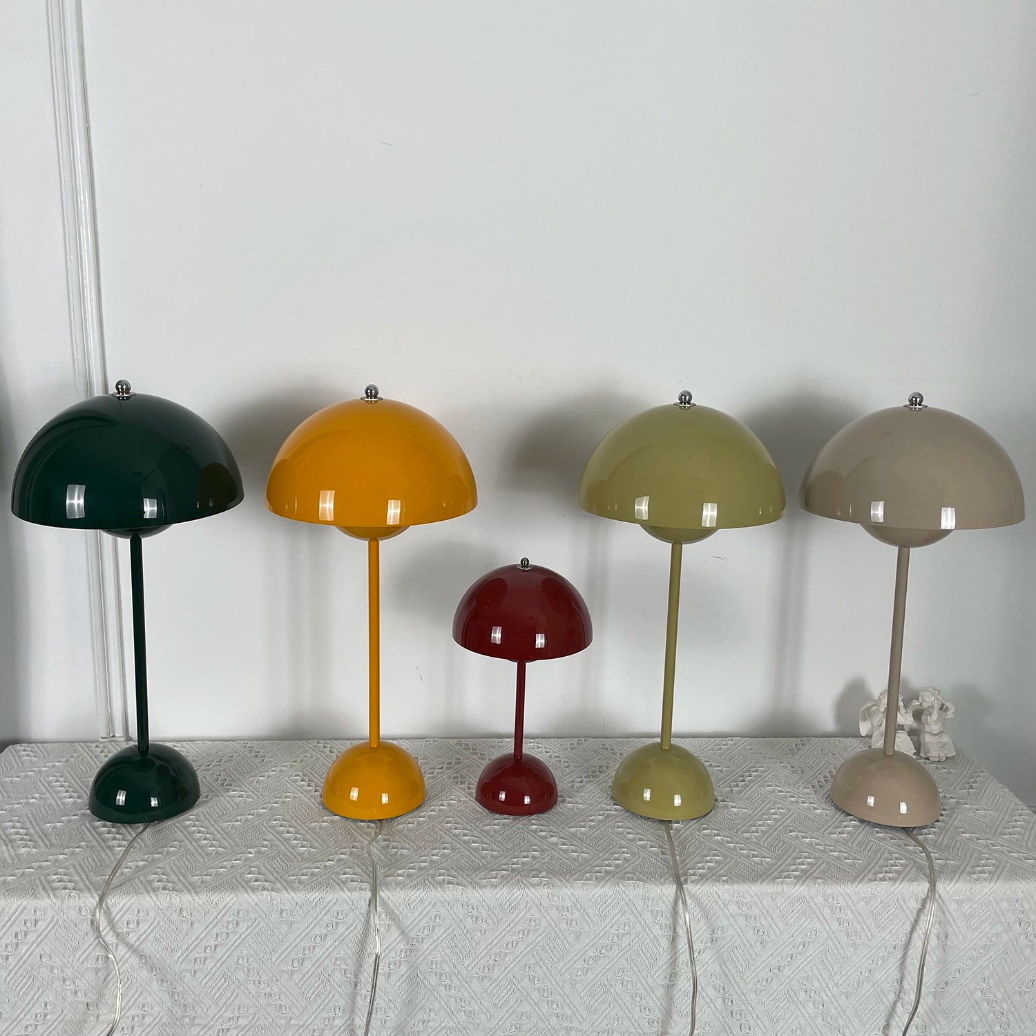 vp3 Table Lamp - Multi-Color Palette Showroom Exhibition Array | HoaiLamp