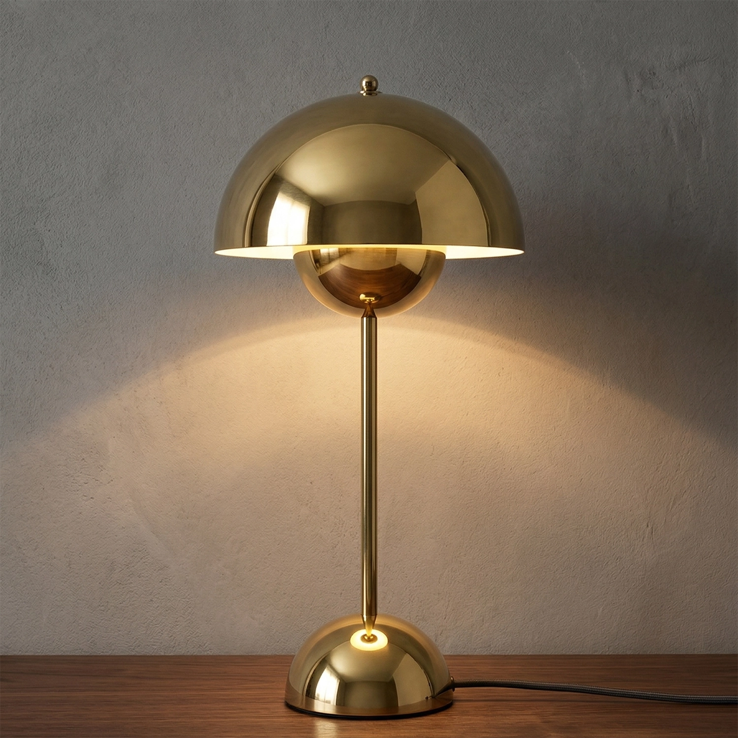 vp3 Table Lamp - Luxury Polished Brass Gold High-End Metallic Reflection | HoaiLamp